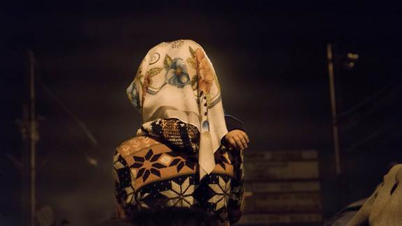 說明: Macintosh HD:Users:chendong:Desktop:張乾琦 工作坊:工作坊:官方作品:中文圖說:AZMA:8. 張乾琦，“AZMA”視頻截圖，2017 .jpg