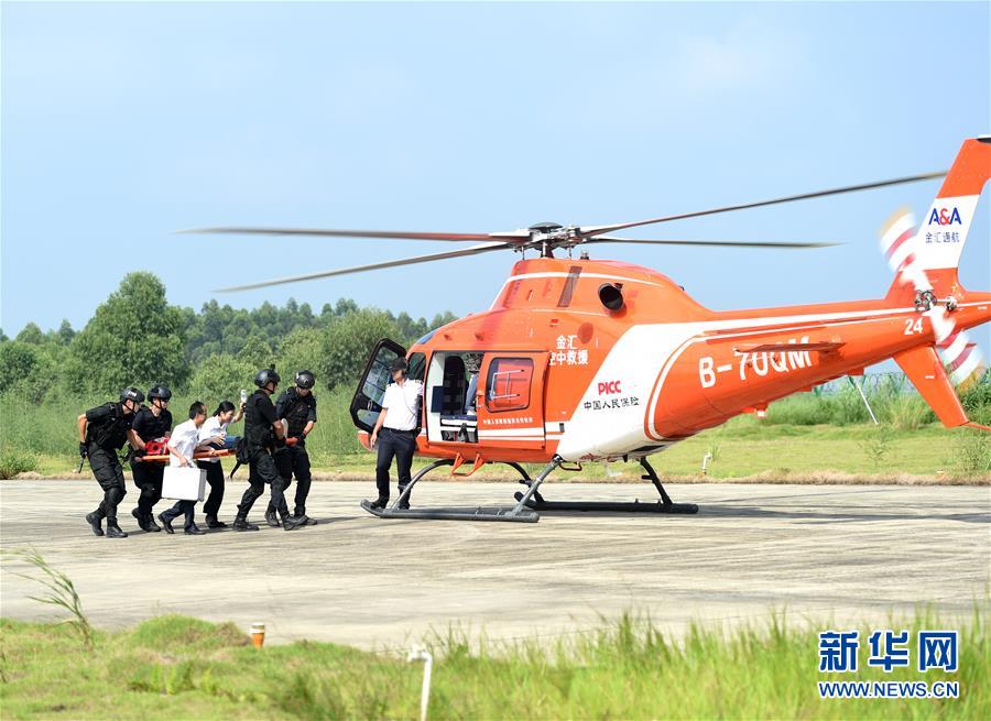 （社會）（2）廣西南寧：“空中110”“空中120”演練護(hù)平安